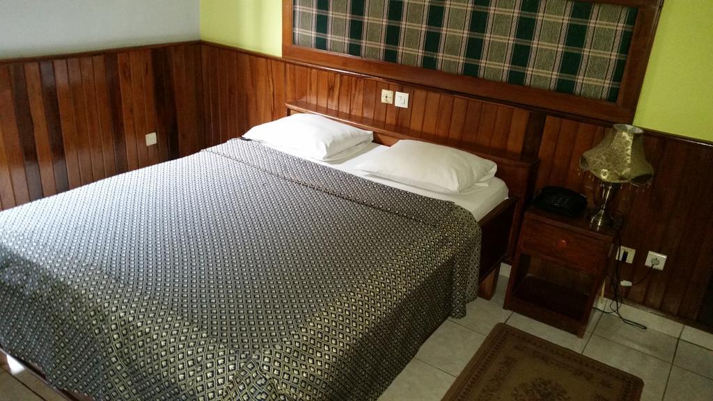 Saffana Hotel Douala Bagian luar foto