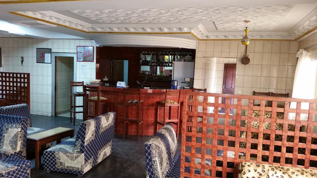 Saffana Hotel Douala Bagian luar foto