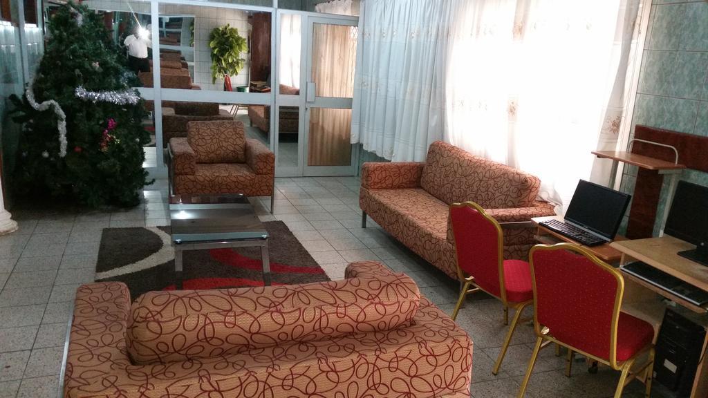 Saffana Hotel Douala Bagian luar foto