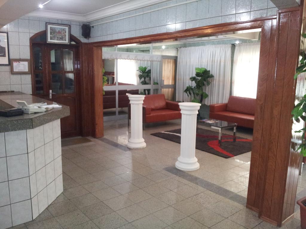 Saffana Hotel Douala Bagian luar foto