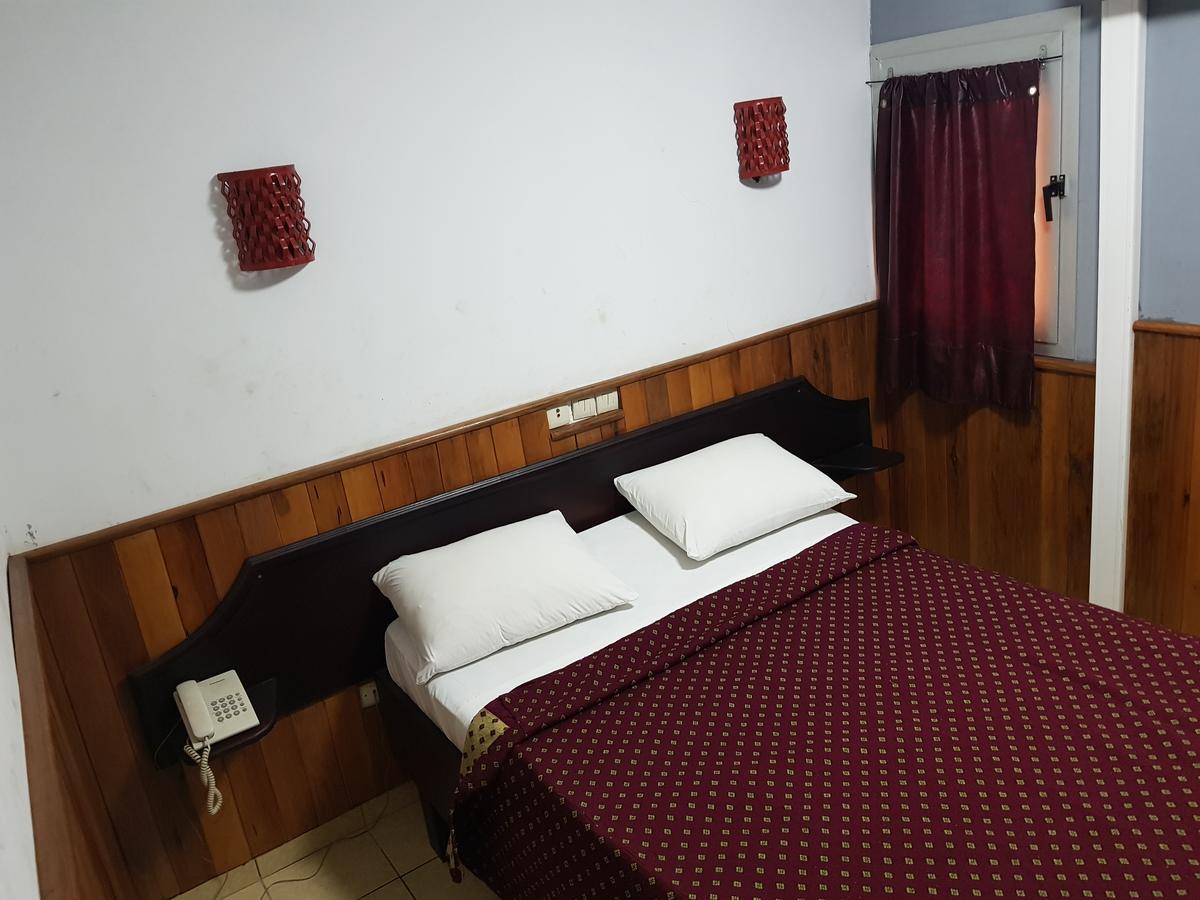 Saffana Hotel Douala Bagian luar foto