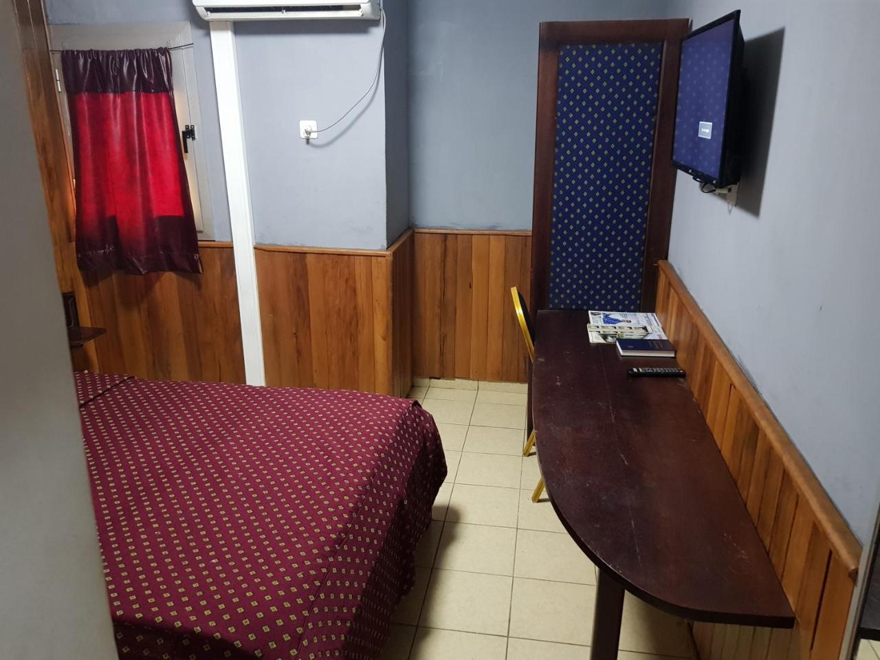 Saffana Hotel Douala Bagian luar foto
