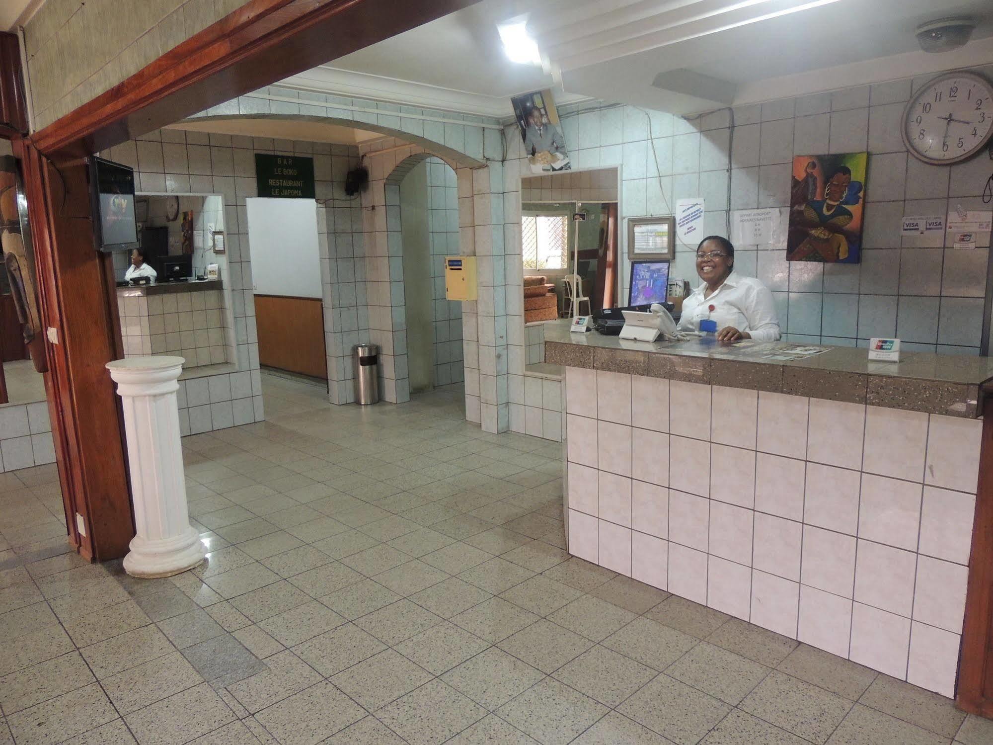 Saffana Hotel Douala Bagian luar foto