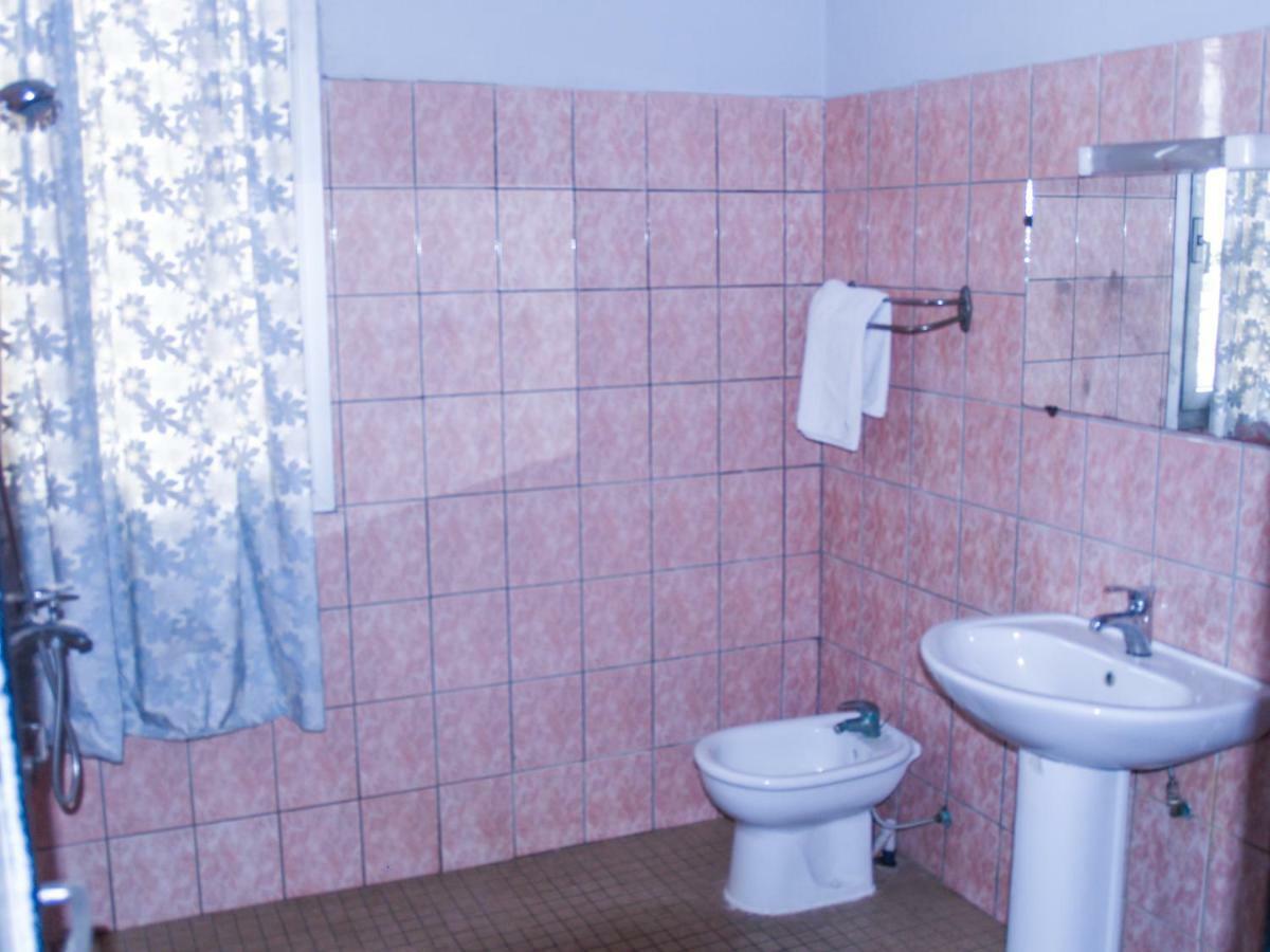 Saffana Hotel Douala Bagian luar foto