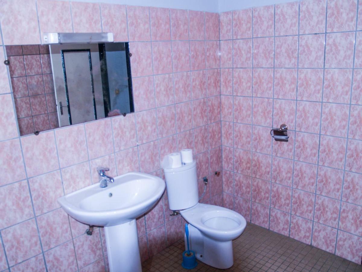 Saffana Hotel Douala Bagian luar foto